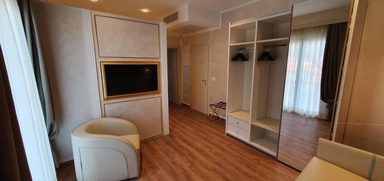Amsterdam Suite Hotel & Spa リミニ エクステリア 写真